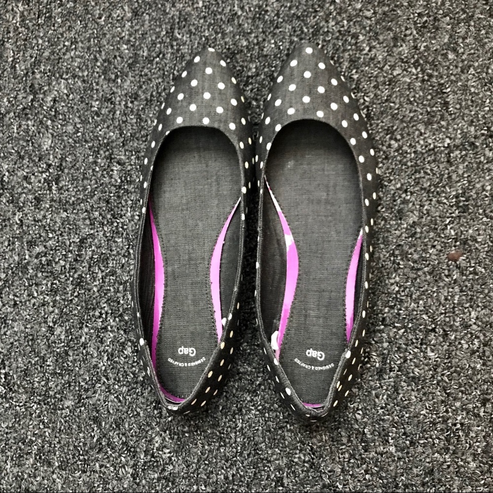 Polka Dot point flats ( NEVER WORN )